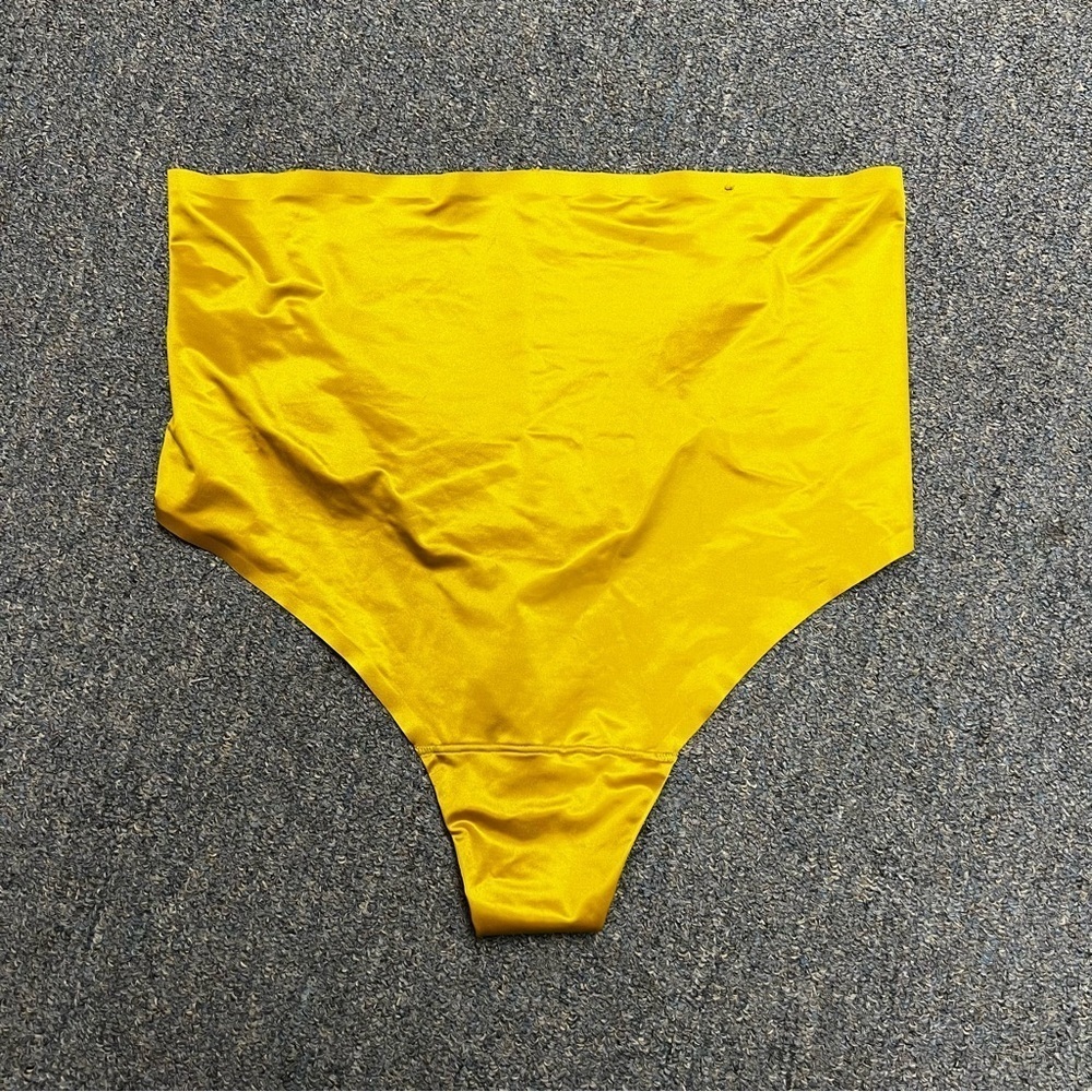 SPANX Gold Cheeky Shape Wear - Size 3x